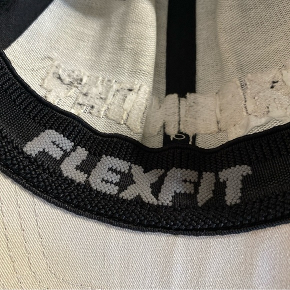 Green Day Hat Cap Flexfit 2009 21st Century Breakdown Adult OSFM (Discolored) - Picture 8 of 11